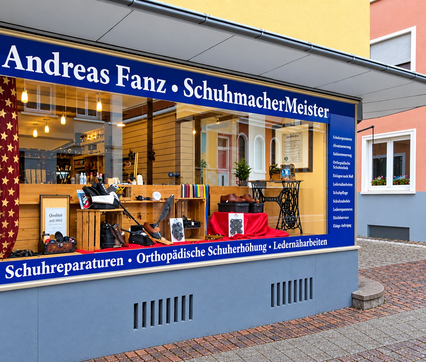 Das Schaufenster von Henrys Schuhservice in der Langen Straße in Offenburg